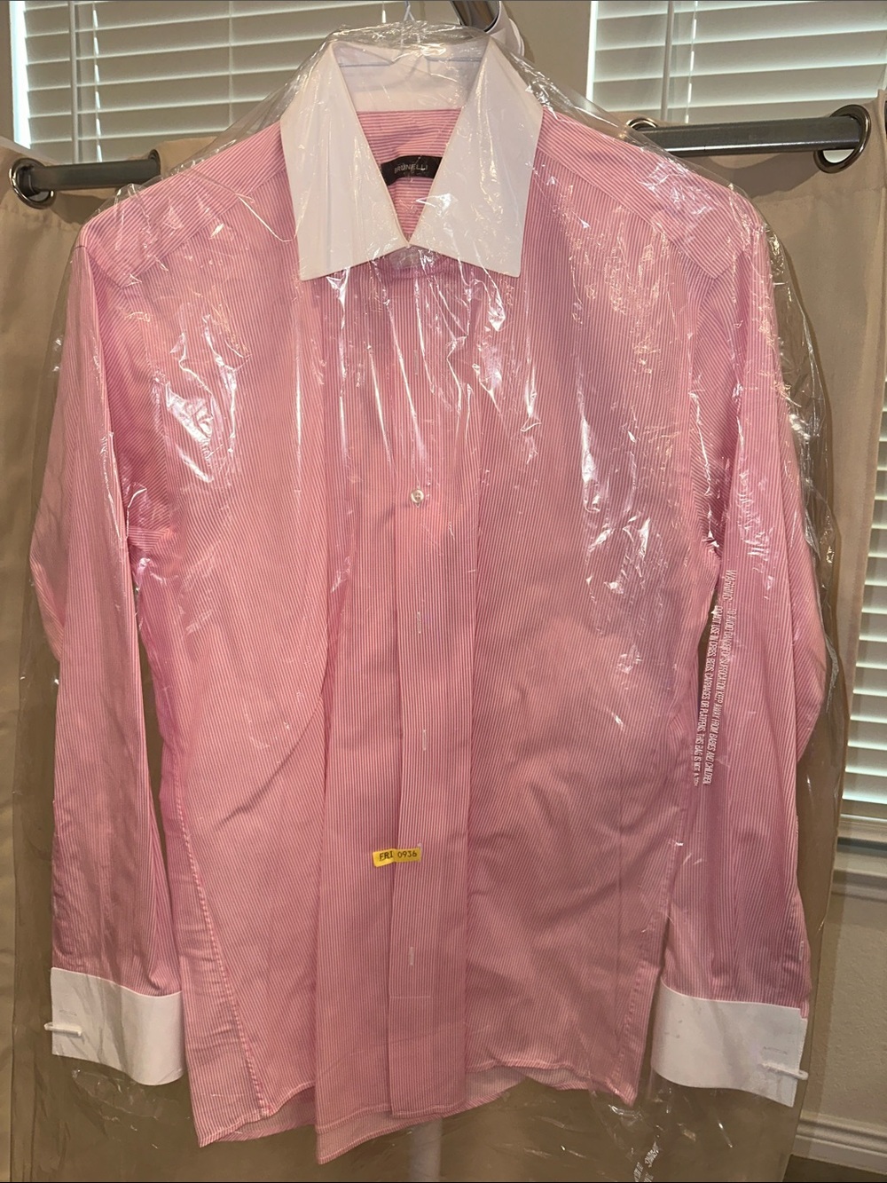 Men's Pink Contrast-Collar Dress Shirt